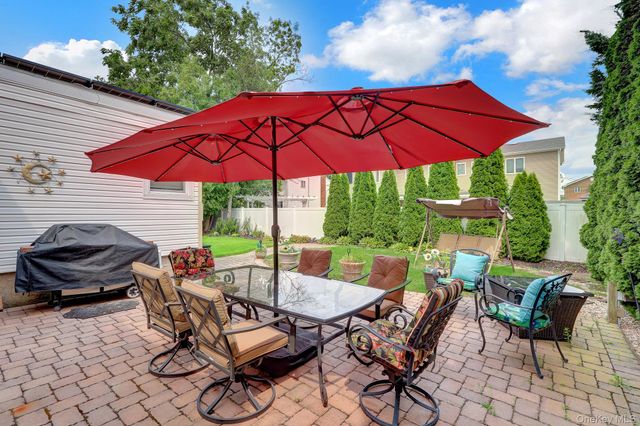 121 Wright Avenue, Deer Park, NY 11729