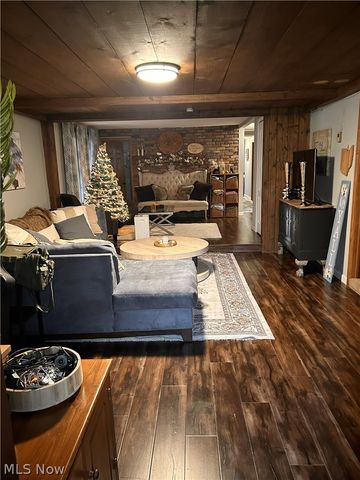 8870 N Spring Valley Park Drive, Chagrin Falls, OH 44023