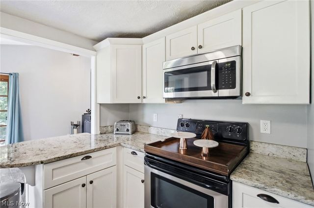 8870 N Spring Valley Park Drive, Chagrin Falls, OH 44023