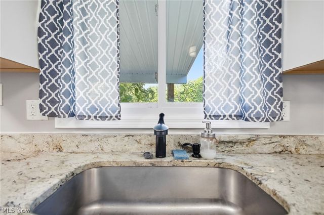 8870 N Spring Valley Park Drive, Chagrin Falls, OH 44023