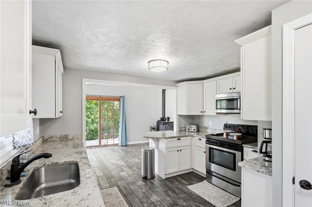 8870 N Spring Valley Park Drive, Chagrin Falls, OH 44023