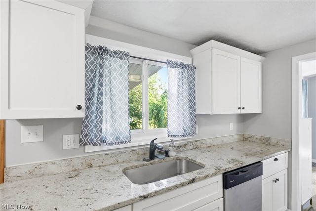 8870 N Spring Valley Park Drive, Chagrin Falls, OH 44023
