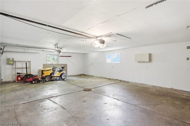 8870 N Spring Valley Park Drive, Chagrin Falls, OH 44023