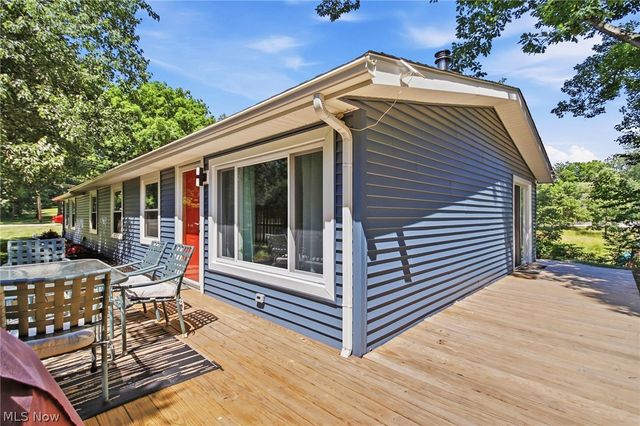 8870 N Spring Valley Park Drive, Chagrin Falls, OH 44023