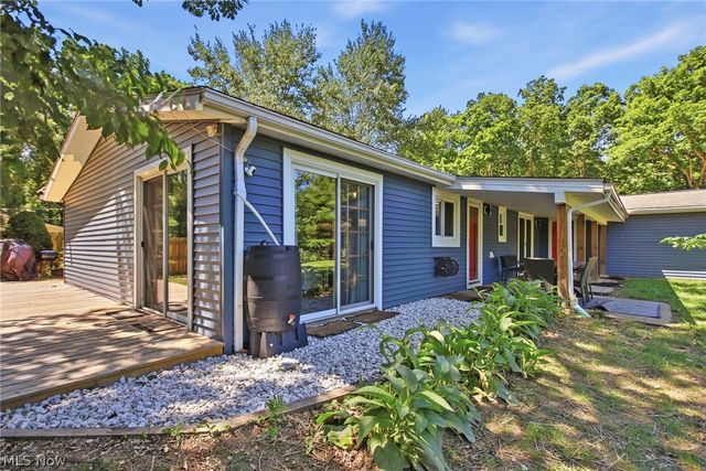 8870 N Spring Valley Park Drive, Chagrin Falls, OH 44023