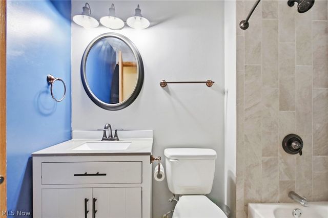 8870 N Spring Valley Park Drive, Chagrin Falls, OH 44023
