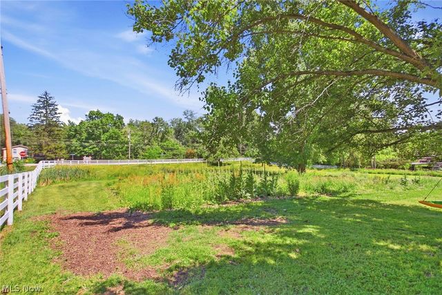 8870 N Spring Valley Park Drive, Chagrin Falls, OH 44023