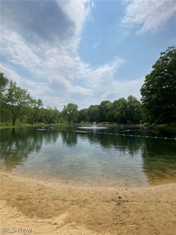8870 N Spring Valley Park Drive, Chagrin Falls, OH 44023