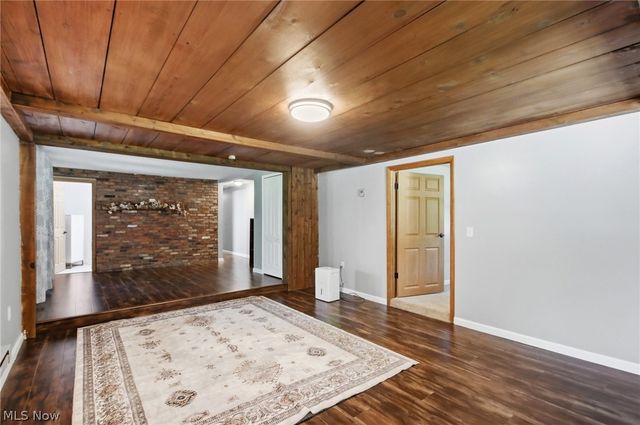 8870 N Spring Valley Park Drive, Chagrin Falls, OH 44023