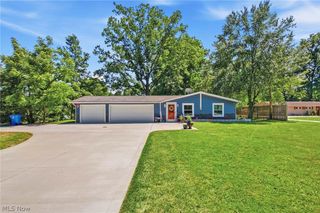 8870 N Spring Valley Park Drive, Chagrin Falls, OH 44023