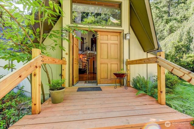 3971 SE Camano Drive, Camano Island, WA 98282