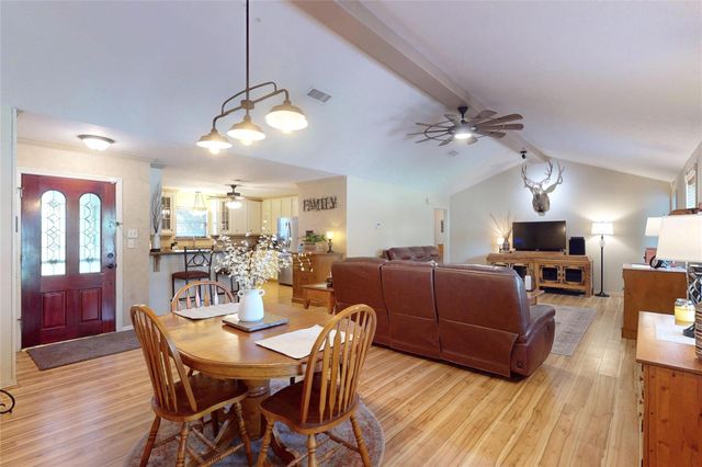 142 Sentinel Oaks, Pinehurst, TX 77362