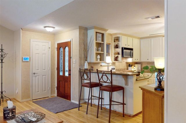 142 Sentinel Oaks, Pinehurst, TX 77362