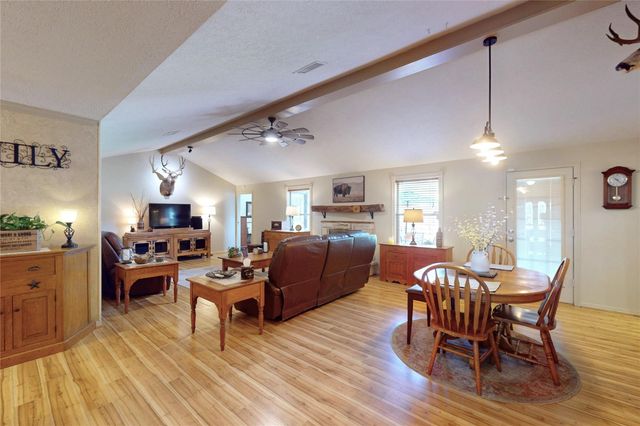 142 Sentinel Oaks, Pinehurst, TX 77362