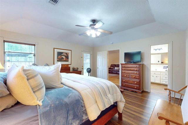 142 Sentinel Oaks, Pinehurst, TX 77362