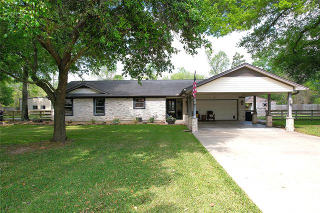 142 Sentinel Oaks, Pinehurst, TX 77362