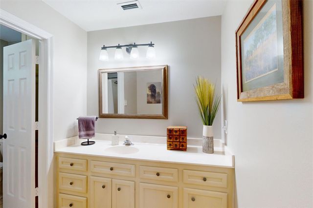 142 Sentinel Oaks, Pinehurst, TX 77362