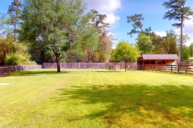142 Sentinel Oaks, Pinehurst, TX 77362