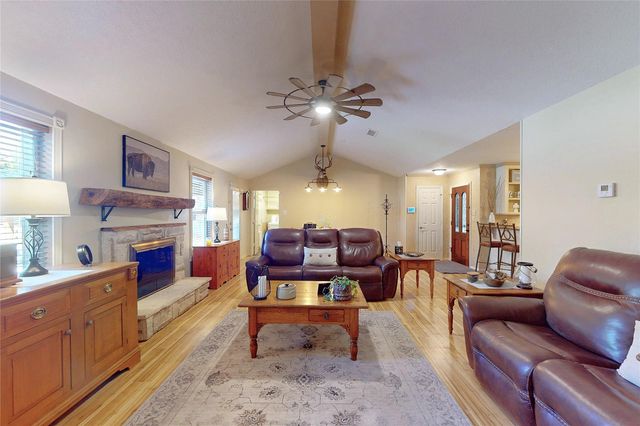 142 Sentinel Oaks, Pinehurst, TX 77362