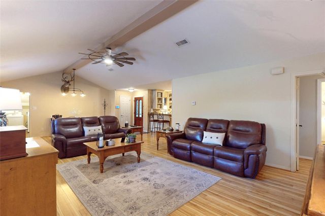 142 Sentinel Oaks, Pinehurst, TX 77362