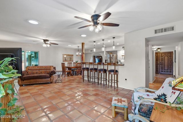 4832 W Trails End Road, Tucson, AZ 85745