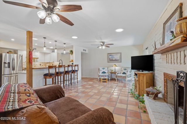4832 W Trails End Road, Tucson, AZ 85745