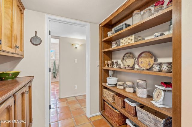 4832 W Trails End Road, Tucson, AZ 85745