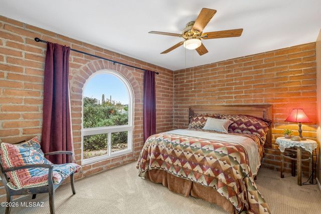 4832 W Trails End Road, Tucson, AZ 85745
