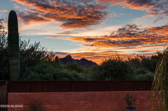 4832 W Trails End Road, Tucson, AZ 85745