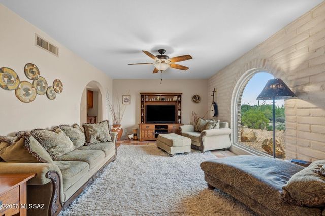 4832 W Trails End Road, Tucson, AZ 85745