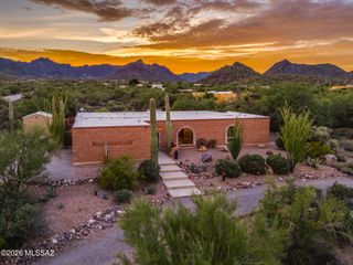 4832 W Trails End Road, Tucson, AZ 85745