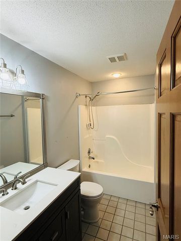 6 Jennifer Lane, Collinsville, IL 62234