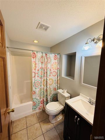 6 Jennifer Lane, Collinsville, IL 62234