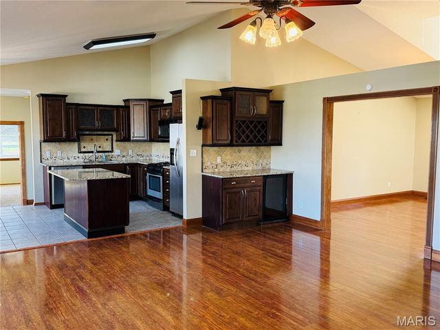 6 Jennifer Lane, Collinsville, IL 62234