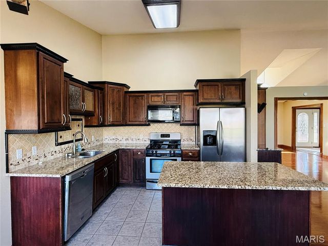 6 Jennifer Lane, Collinsville, IL 62234