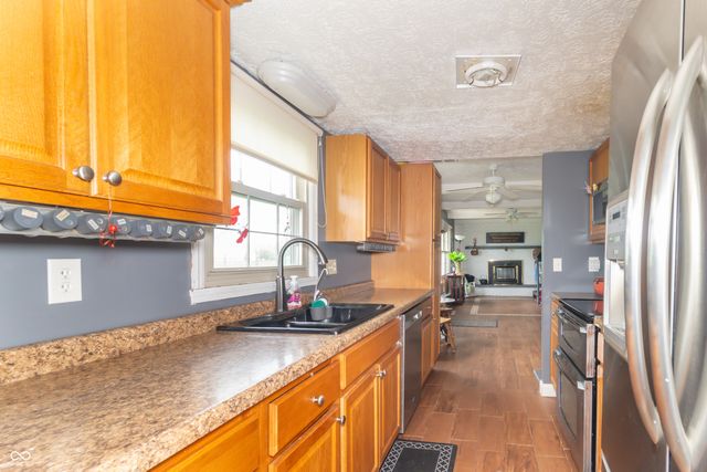 5574 Arrowhead Drive, Greenfield, IN 46140