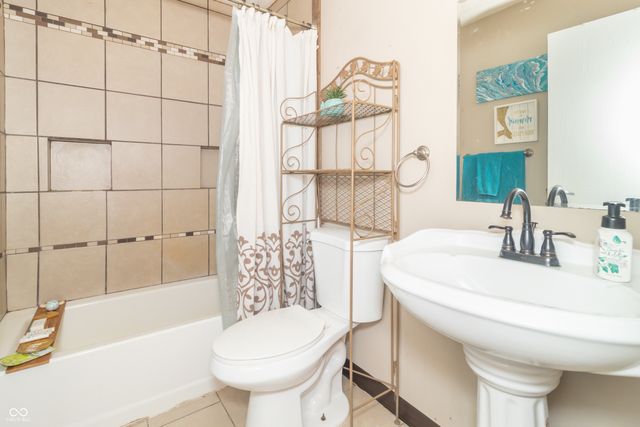5574 Arrowhead Drive, Greenfield, IN 46140