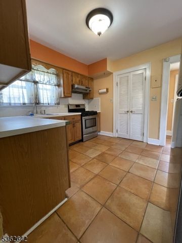 1211 S 9Th St, South Plainfield Boro, NJ 07080