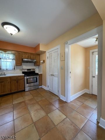 1211 S 9Th St, South Plainfield Boro, NJ 07080