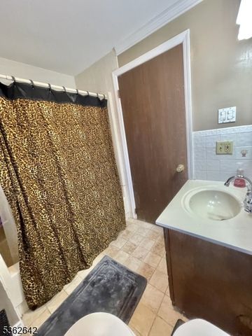 1211 S 9Th St, South Plainfield Boro, NJ 07080