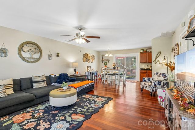 1128 Ametrine Lane, Dallas, NC 28034
