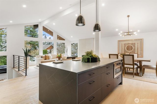 13163 93rd Avenue NE, Kirkland, WA 98034