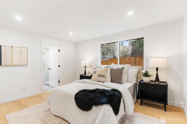 13163 93rd Avenue NE, Kirkland, WA 98034