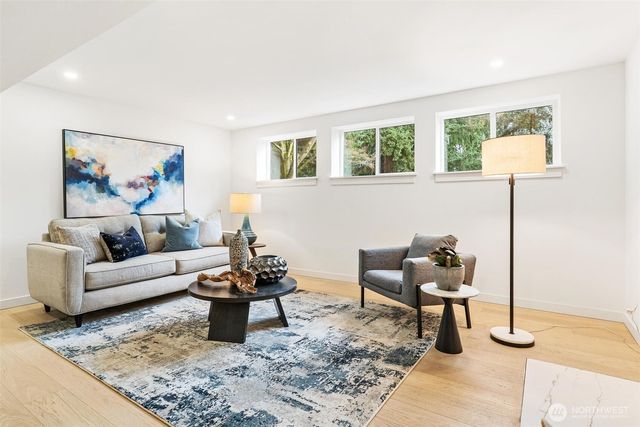 13163 93rd Avenue NE, Kirkland, WA 98034