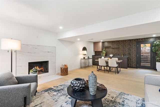 13163 93rd Avenue NE, Kirkland, WA 98034