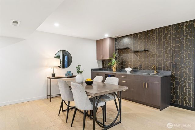 13163 93rd Avenue NE, Kirkland, WA 98034