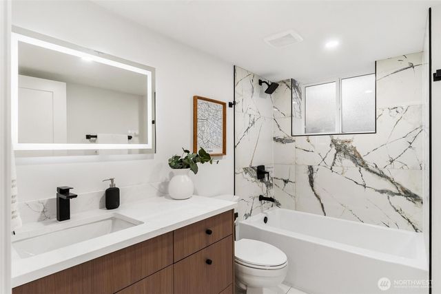 13163 93rd Avenue NE, Kirkland, WA 98034