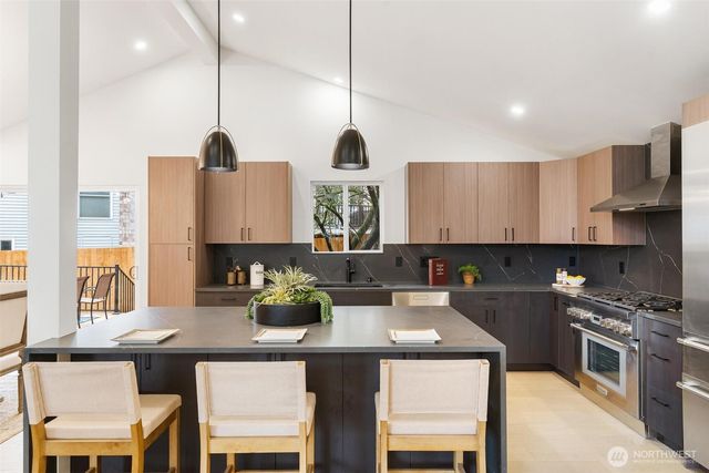 13163 93rd Avenue NE, Kirkland, WA 98034