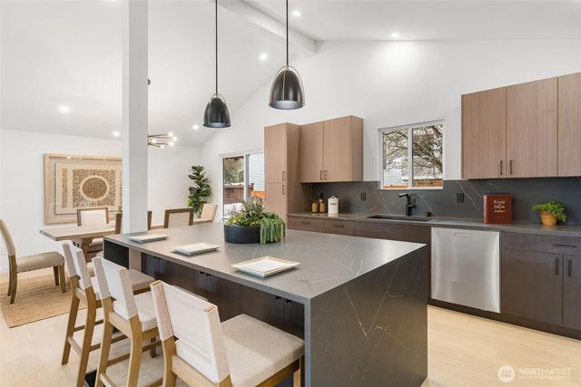 13163 93rd Avenue NE, Kirkland, WA 98034