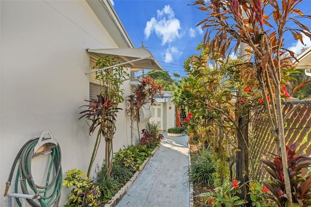 1933 SW 67th Avenue, North Lauderdale, FL 33068